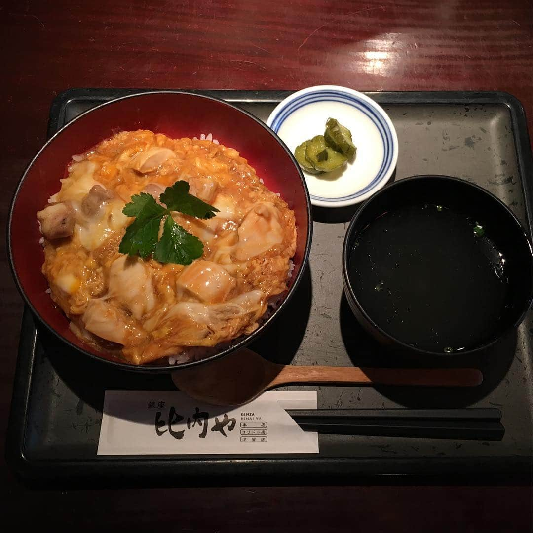 くろさんのインスタグラム写真 - (くろInstagram)「極上親子丼🍚1,000円 #極上親子丼 #親子丼 #比内地鶏 #銀座比内や #銀座比内や汐留店 #新橋ランチ #汐留ランチ」8月3日 11時56分 - m6bmw