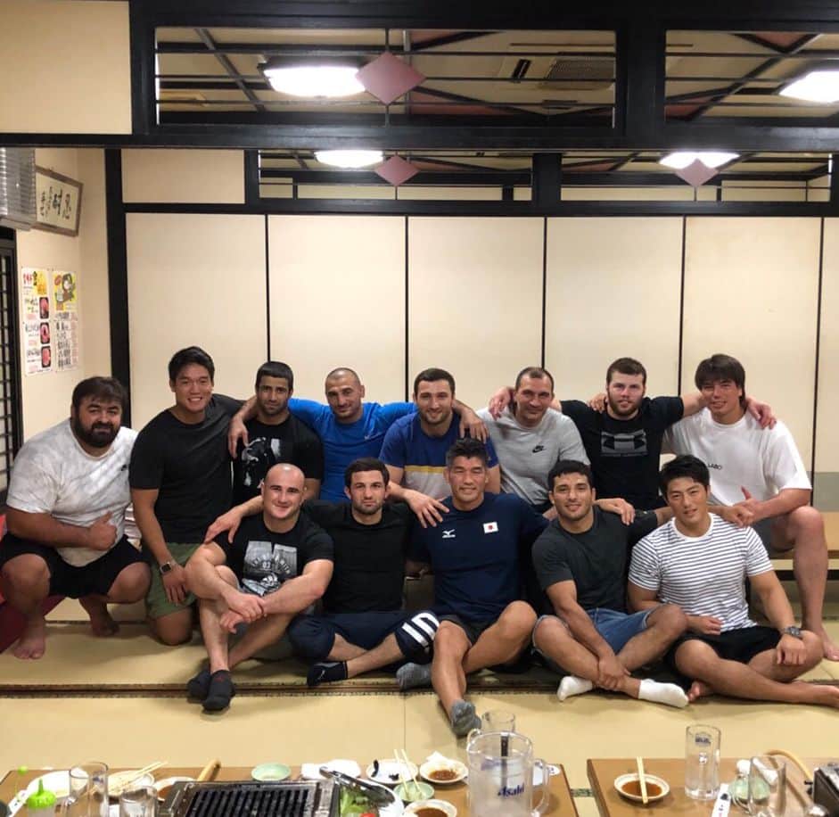 羽賀龍之介のグルメインスタ