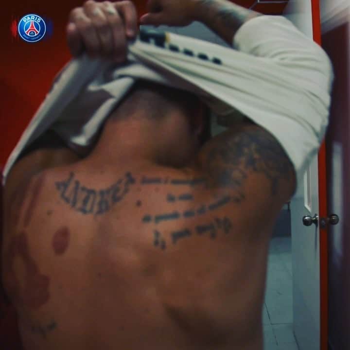 マルコ・ヴェッラッティのインスタグラム：「Nouvelle saison  Nouveaux défis  @psg 🔵🔴」