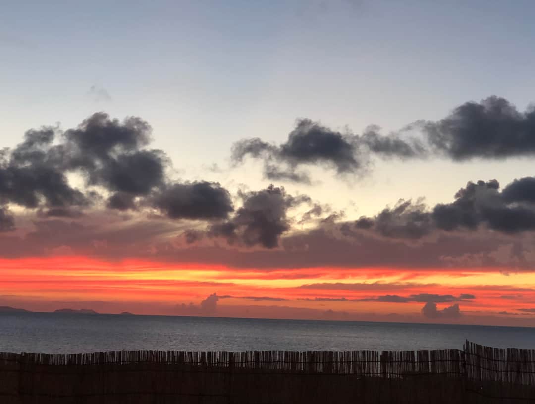 宮澤智さんのインスタグラム写真 - (宮澤智Instagram)「★ 少し前ですが 念願の初フェスに行くことができました☀️ 初めてのフェスでしたが、 海と音楽と太陽を満喫できて最高でした！！ #沖縄 #コロナサンセット #音楽 #フェス」8月3日 14時02分 - tomo.miyazawa