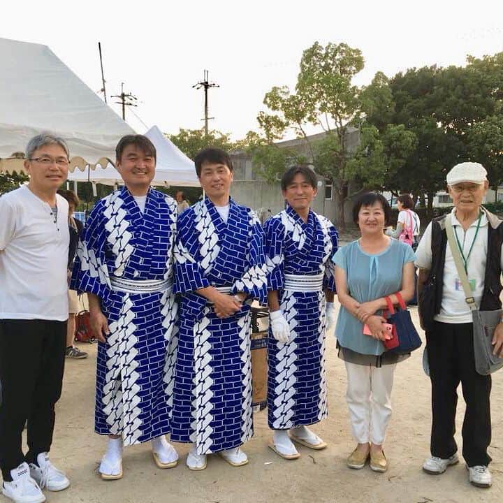 足立康史さんのインスタグラム写真 - (足立康史Instagram)「今夜は、池田市は渋谷公園で開催の上渋谷盆踊り大会の役員の皆様にご挨拶を申し上げるとともに、茨木市は水尾小学校区夏まつり大会にうかがい、堀三郎会長はじめ役員の皆様に御礼を申し上げ、地域の皆様とご一緒に夏祭りを楽しみました。  大阪北部地震や７月豪雨で被災された方々も含めて、元気に集い合うことができました。ありがとうございました！」8月3日 21時29分 - adachiyasushi