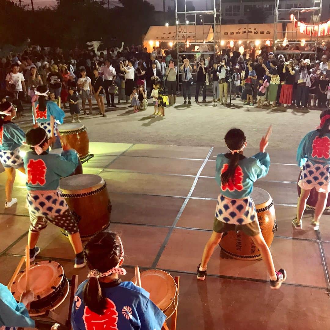足立康史さんのインスタグラム写真 - (足立康史Instagram)「今夜は、池田市は渋谷公園で開催の上渋谷盆踊り大会の役員の皆様にご挨拶を申し上げるとともに、茨木市は水尾小学校区夏まつり大会にうかがい、堀三郎会長はじめ役員の皆様に御礼を申し上げ、地域の皆様とご一緒に夏祭りを楽しみました。  大阪北部地震や７月豪雨で被災された方々も含めて、元気に集い合うことができました。ありがとうございました！」8月3日 21時29分 - adachiyasushi