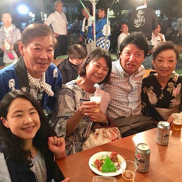 足立康史さんのインスタグラム写真 - (足立康史Instagram)「今夜は、池田市は渋谷公園で開催の上渋谷盆踊り大会の役員の皆様にご挨拶を申し上げるとともに、茨木市は水尾小学校区夏まつり大会にうかがい、堀三郎会長はじめ役員の皆様に御礼を申し上げ、地域の皆様とご一緒に夏祭りを楽しみました。  大阪北部地震や７月豪雨で被災された方々も含めて、元気に集い合うことができました。ありがとうございました！」8月3日 21時29分 - adachiyasushi