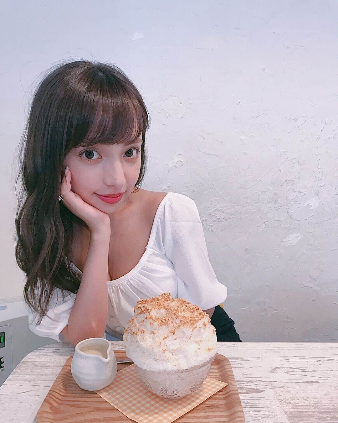 平尾優美花（ゆみちぃ）さんのインスタグラム写真 - (平尾優美花（ゆみちぃ）Instagram)「きなこが、しゅき🤤💚 イチゴやチョコミントとかは可愛くて映えだった🍓 #かきごおりすと」8月3日 21時58分 - hirao_yumika