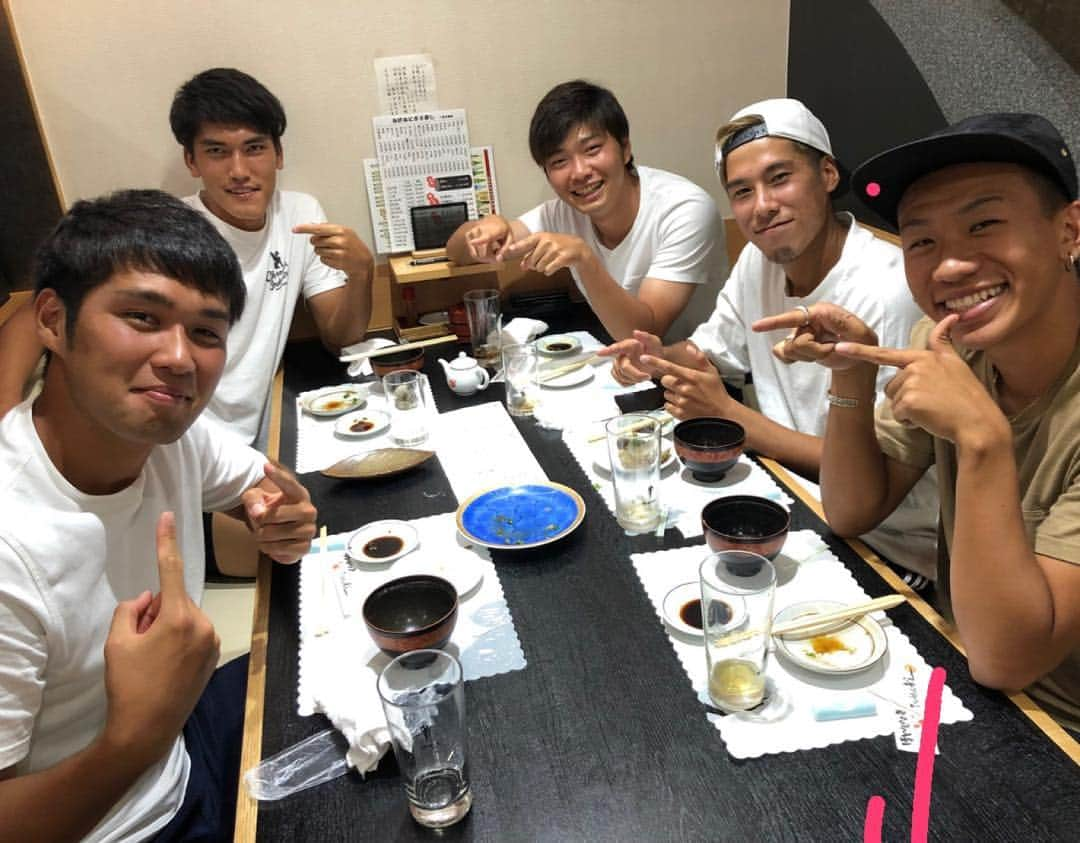 高木彰人さんのインスタグラム写真 - (高木彰人Instagram)「野田ちゃんの誕生日会🎉 97組頑張ろう⚽️ #おめでとう#明日俺誕生日#やのに人の誕生日を祝う🤣」8月3日 22時03分 - akito_0804