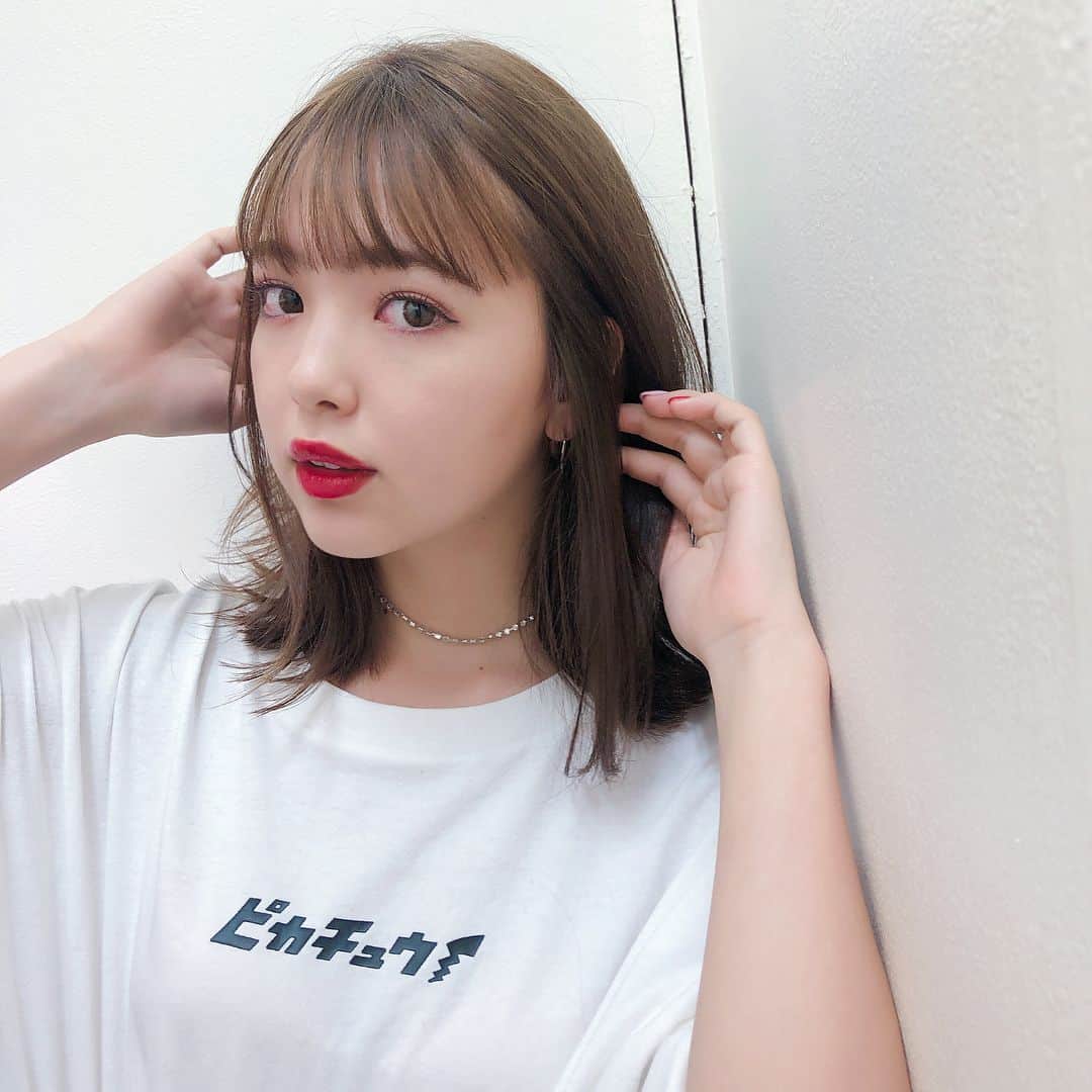 Shima原宿店さんのインスタグラム写真 Shima原宿店instagram スタイリストの Kanainou3です モデルさんの藤田ニコルさんの最新ヘアスタイルを紹介します カラーはスモーキーベージュ カットは 薄めの前髪に肩にあたる長さで外ハネで全体は重ためのスタイル