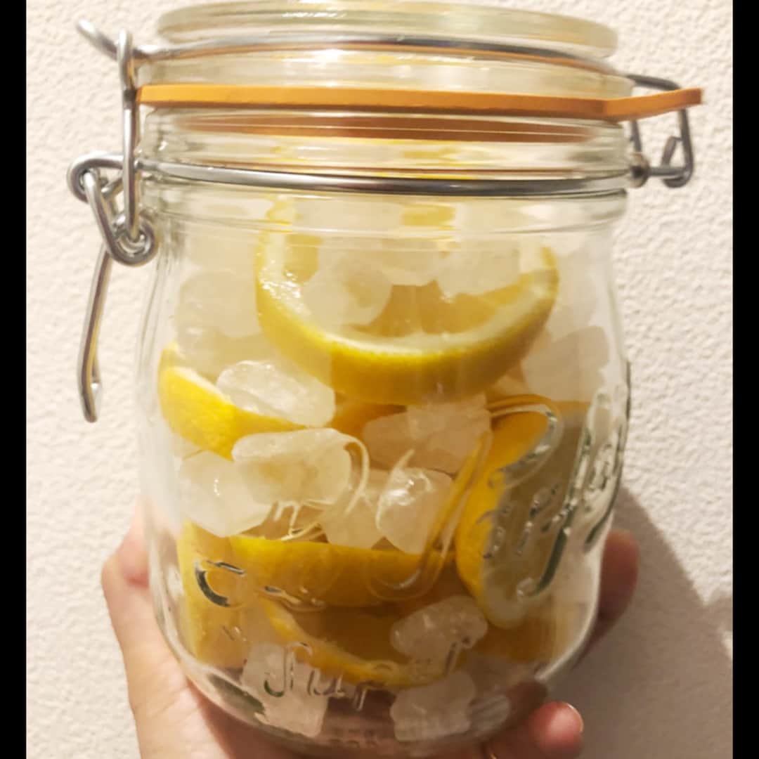 ギャル曽根さんのインスタグラム写真 - (ギャル曽根Instagram)「国産のレモンが売っていたので。 #レモンシロップ。 #で #レモンスカッシュ😳🧡❤️ #自家製🍋」8月4日 0時53分 - galsone_1204