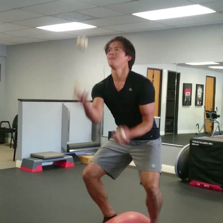 マーヴィン・トランのインスタグラム：「BALLS! ⚾ ⚾ ⚾ 🎈  @performancephysicaltherapy」