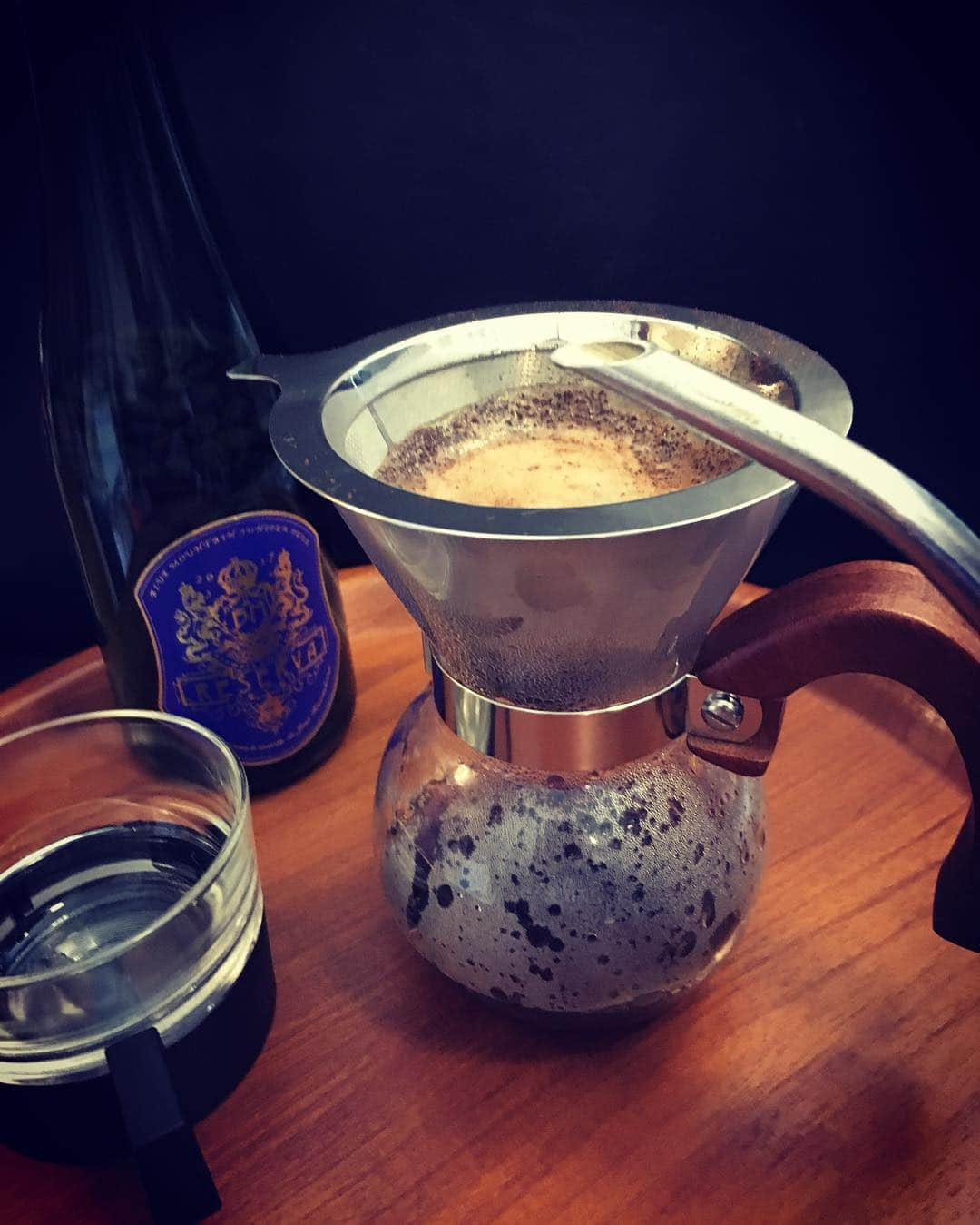 堤信子さんのインスタグラム写真 - (堤信子Instagram)「63COFFEEMAKERで、丁寧にコーヒーを淹れる。代官山アッサンブラージュで出合ったコーヒーメーカー。スタイリッシュでステンレスフィルターが使いやすく愛用している。昨夜のアナザースカイでコーヒーハンター川島さんの特集を観て、グランクリュカフェのお豆を挽いた。#アッサンブラージュ #南海通商 #63coffeemaker #グランクリュカフェ #川島良彰 #コーヒーハンター #堤信子」8月4日 12時20分 - nobnob1111