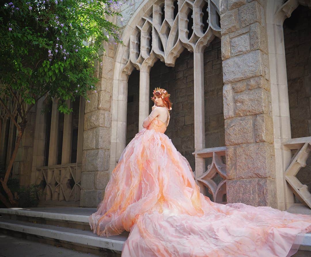 Rachel & Junさんのインスタグラム写真 - (Rachel & JunInstagram)「The last of the Koi Fish Princess photos! I had SO MUCH FUN living out my childhood dreams of wearing a princess gown around. I still can’t believe I got to do this! 😭 Thank you so much to @fireflypath and everyone who helped out with the shoot—it was an absolutely magical day and I’ll never forget it!! Photographer - @junskitchen (1st 3 photos) @emackphoto (last 2 photos) Gown - @fireflypath Makeup - @dreronaynemakeup Assistants - @creaturehabits @fae_lalune @otherworldly_creations」8月4日 23時41分 - rachelandjun