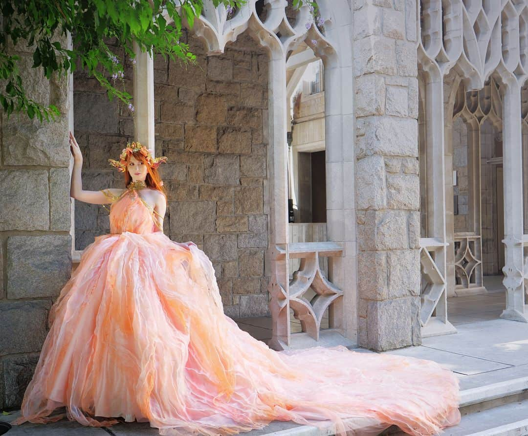 Rachel & Junのインスタグラム：「The last of the Koi Fish Princess photos! I had SO MUCH FUN living out my childhood dreams of wearing a princess gown around. I still can’t believe I got to do this! 😭 Thank you so much to @fireflypath and everyone who helped out with the shoot—it was an absolutely magical day and I’ll never forget it!! Photographer - @junskitchen (1st 3 photos) @emackphoto (last 2 photos) Gown - @fireflypath Makeup - @dreronaynemakeup Assistants - @creaturehabits @fae_lalune @otherworldly_creations」