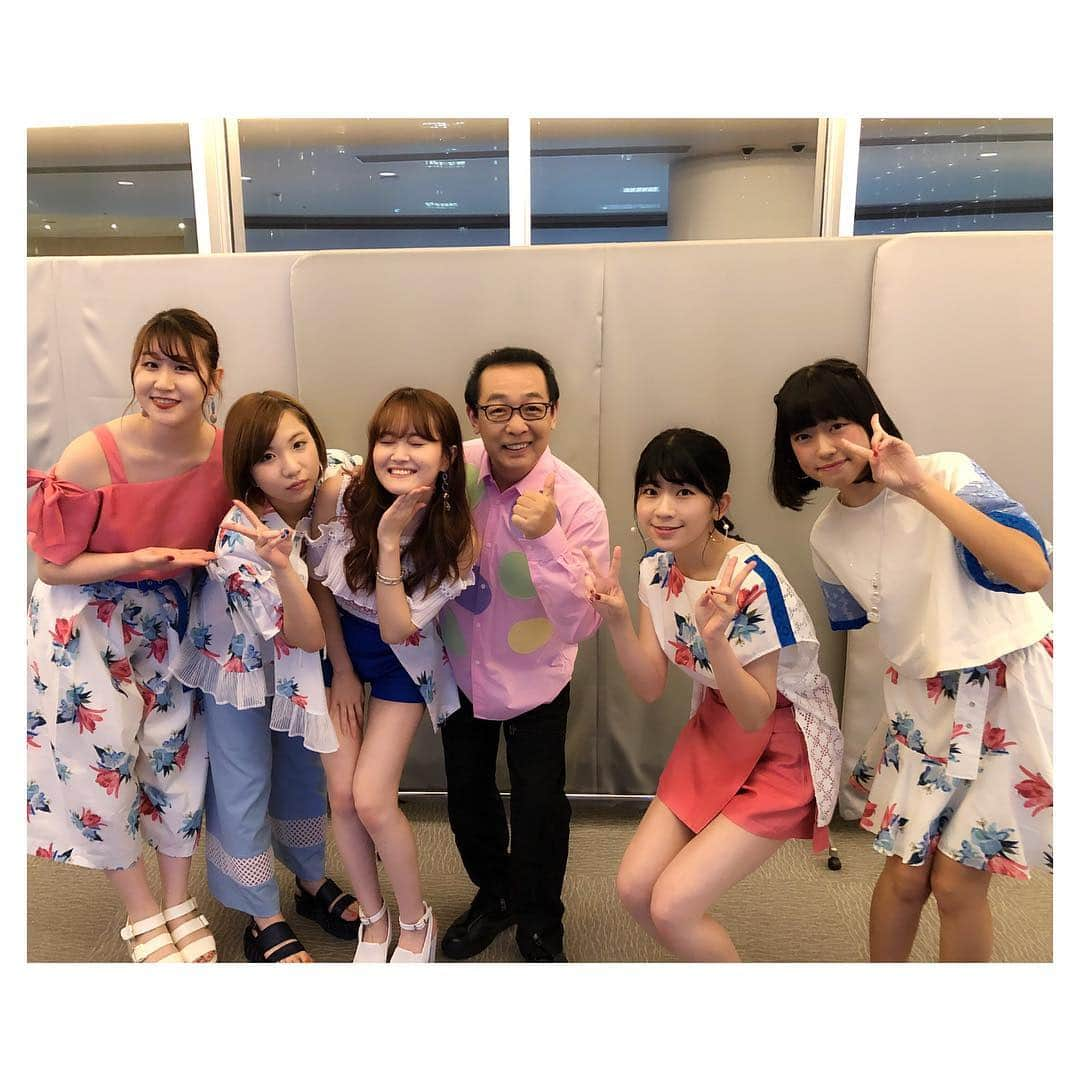 さだまさしさんのインスタグラム写真 - (さだまさしInstagram)「Little Glee Monsterと📸 パシフィコ横浜で行われたヨコハマ・サウンド・アライブ2018の終演後に新作「世界はあなたに笑いかけている」を貰った💝 ありがとう😊 ストーリーズも見てね👀 . #littlegleemonster  #リトルグリーモンスター  #リトグリ  #世界はあなたに笑いかけている  #さだまさし #sadamasashi」8月5日 0時13分 - sada_masashi