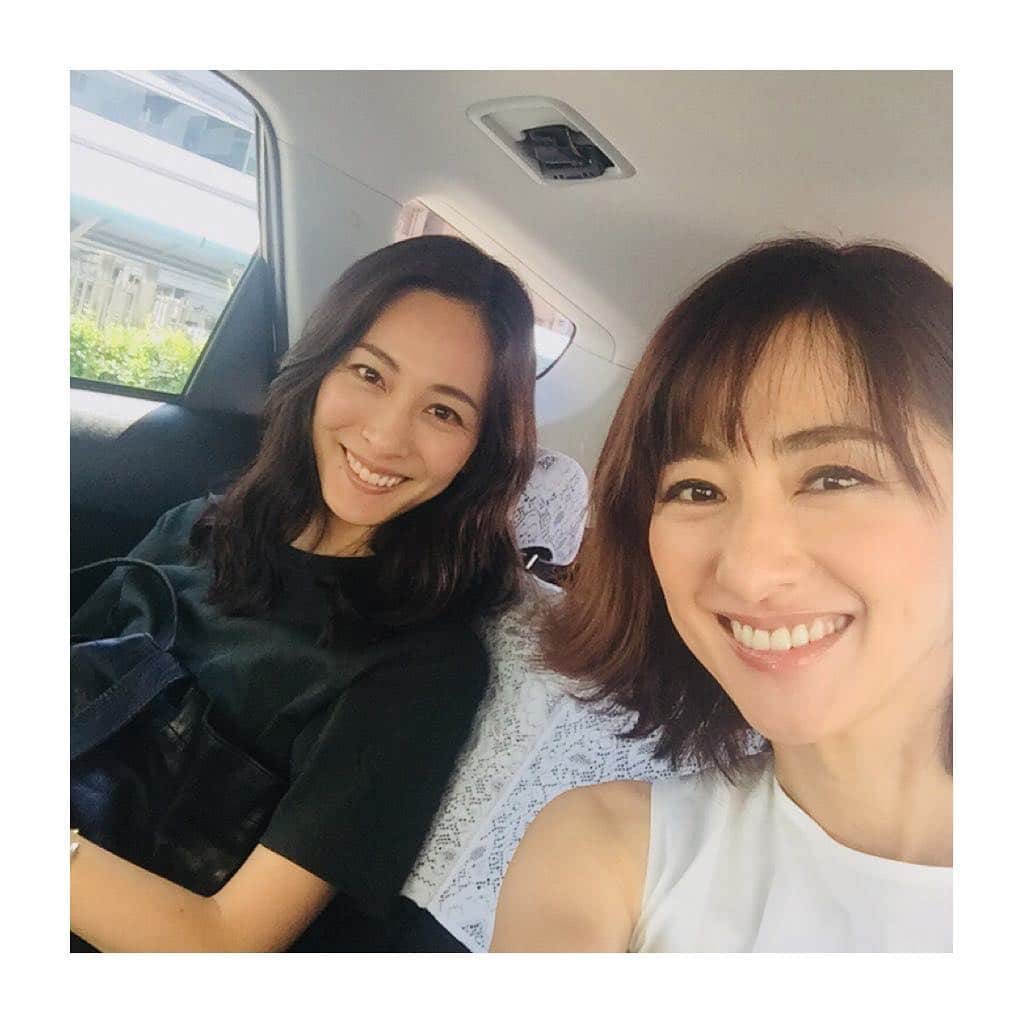 前田ゆかのインスタグラム：「同じ事務所のるいちゃんと  撮影の帰り道！ ・ ・ 柔らかい物腰でしっかりしている聡明な田村るいこちゃん！ #同じ事務所#スペースクラフト #田村るいこ ちゃん #映画にくわしいー #shooting」