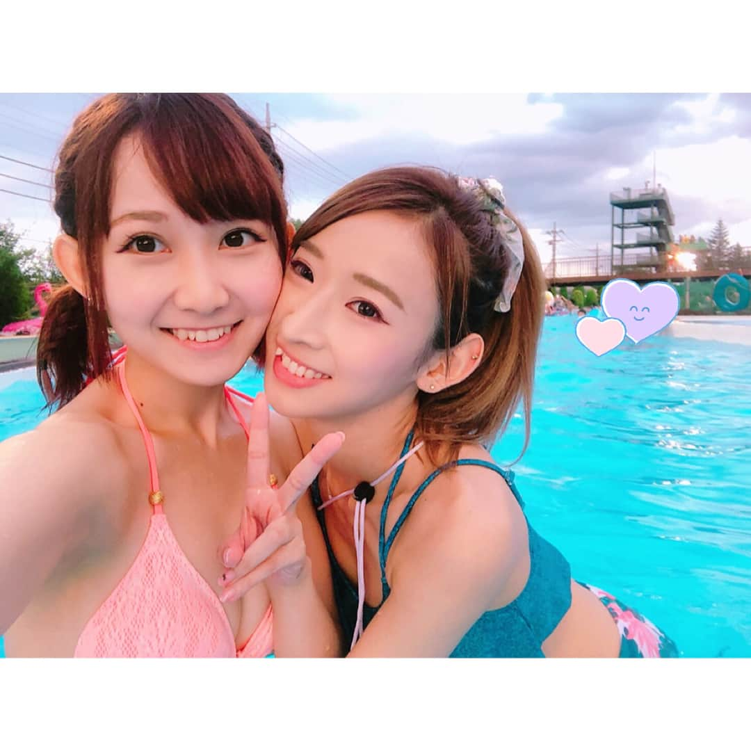 井坂仁美さんのインスタグラム写真 - (井坂仁美Instagram)「⿻ ◌ ちぃとサマラン行きました🏖 行きたいってうるさい子が居るからさ！ ◌ でも、ちゃっかり私も楽しみました♡ 誘ってくれてありがとう😊！ ◌ ⿻ #仮面ライダーGIRLS #KRGS #井坂仁美  #サマーランド #ナイトプール #夕方からプール斬新 #ウォータースライダー2つ乗った  #次は大きいの乗りたい」8月4日 17時35分 - hitomi_ankh