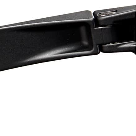 Zoff Officialのインスタグラム：「1980年代に流行した太めのクラシックフォルムに、ハイスペックな機能性という新解釈を加えて生まれた新シリーズ。それが、“STROBE™ by Zoff SMART” (ストロボ バイ ゾフ・スマート)だ。 . フレームデザインはソリッドかつ平面的でモード感あふれる表情に、またダイヤモンドダストを彷彿とさせる粒子感のあるマットな質感に仕上げた。ウェリントン、ボストン、ナイロールというレトロな3種類のシェイプで、掛ける者の表情を引き立ててくれる。 . さらに今回素材に採用したのは、スーパーエンジニアリングプラスティックの一種であるULTEM™（ウルテム）樹脂。「軽さ、しなやかさ、丈夫さ」を併せ持つこの素材は、長時間かけていても疲れにくく、しなやかに曲がり壊れにくいというメリットを本商品でも十分に発揮してくれる。 . ファッションをより際立たせる存在として生まれた特別な一本を、あなたの目元にも。 . ※ ULTEMはSABIC又はその子会社・関係会社の商標です。 . #zoff#zoffsmart#strobe#fashion#glasses#eye#eyewear#eyewearstyle#new#lens#optical#ultem#strobebyzoffsmart#メガネ」