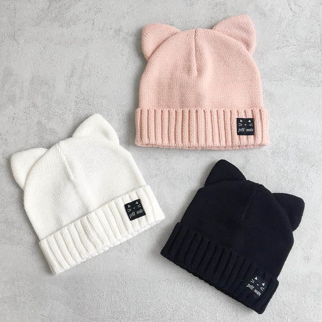 petit mainさんのインスタグラム写真 - (petit mainInstagram)「【ショップ先行発売】 秋の新作❗️ キッズならではのデザインのニット帽は今のうちに試したい！ ねこニット帽 ￥2592 サイズ50・52・54  #petitmain #プティマイン #kidswear #kidsstyle #kidsfashion #kidsclothes #kidscoordinate #子ども服 #キッズファッション #デイリー #デイリーコーデ  #デイリールック #サマースタイル #サマーコーデ #ガールズコーデ #キッズフォト #オシャレキッズ #子供服 #インスタキッズ #新作 #新作アイテム #女の子 #女の子服 #女の子コーデ #キッズ服 #おすすめ #秋の新作 #ニットキャップ #ネコ耳」8月4日 18時41分 - petitmain_official