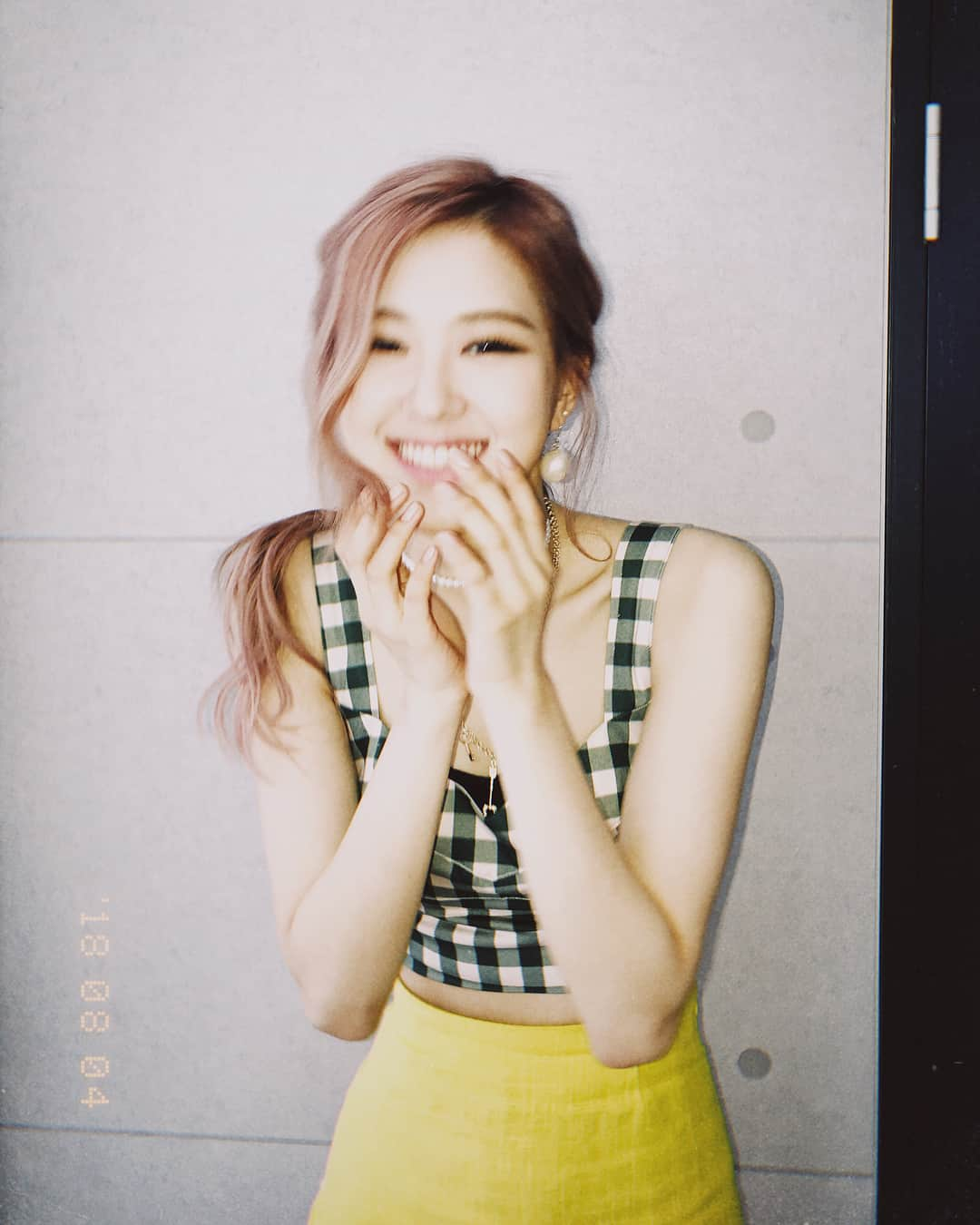 ロゼさんのインスタグラム写真 - (ロゼInstagram)「>180804 💛💛💛💛💛💛」8月5日 0時42分 - roses_are_rosie