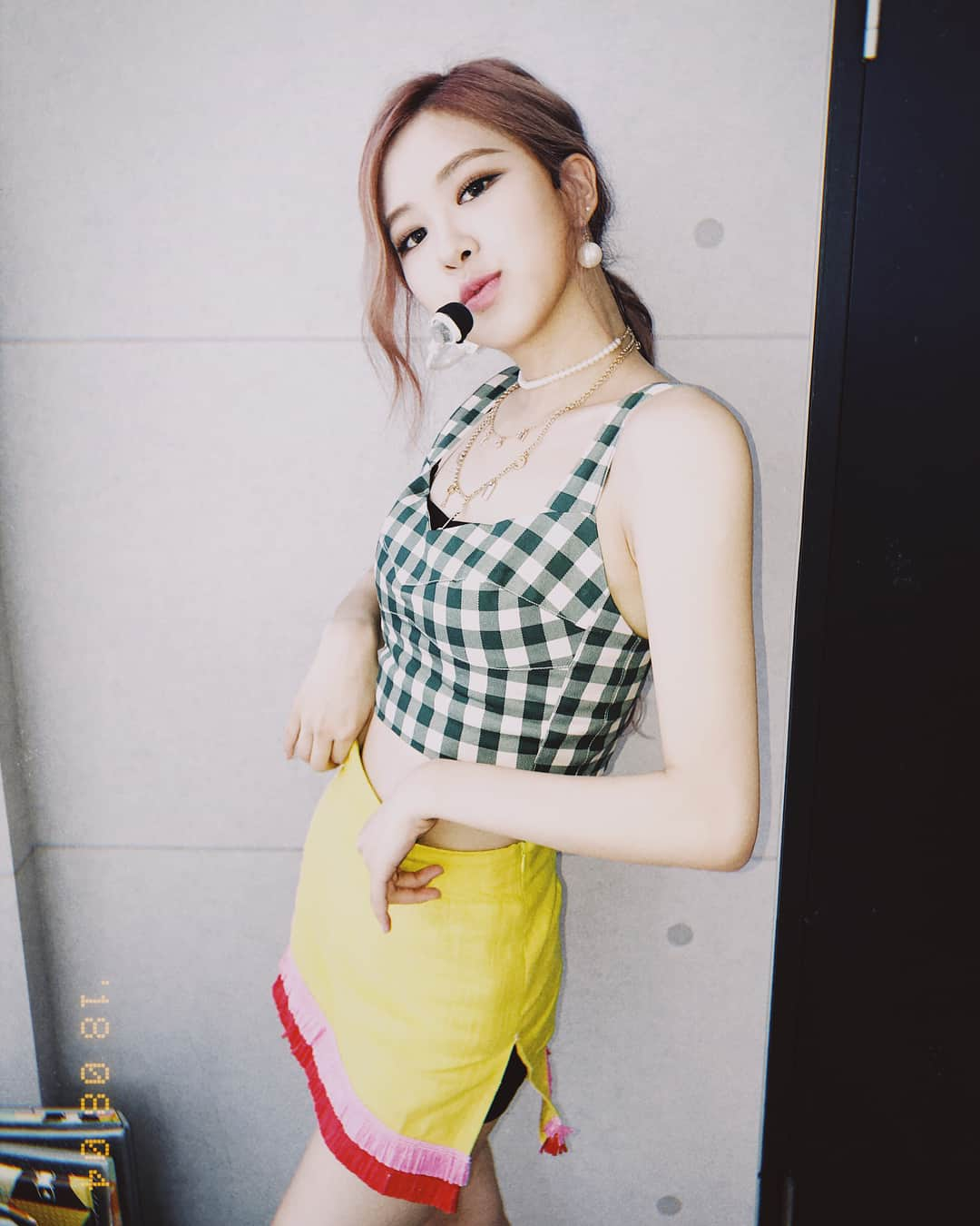 ロゼさんのインスタグラム写真 - (ロゼInstagram)「>180804 💛💛💛💛💛💛」8月5日 0時42分 - roses_are_rosie