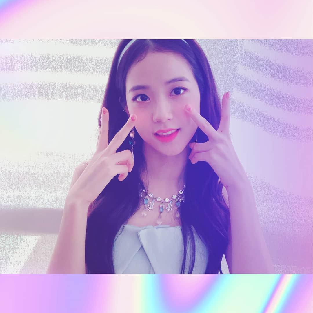 ジスさんのインスタグラム写真 - (ジスInstagram)「언제나 큰 힘이 되어주는 블링크 고마워요🖤 blinks are always the best to me 💕💋」8月4日 19時23分 - sooyaaa__