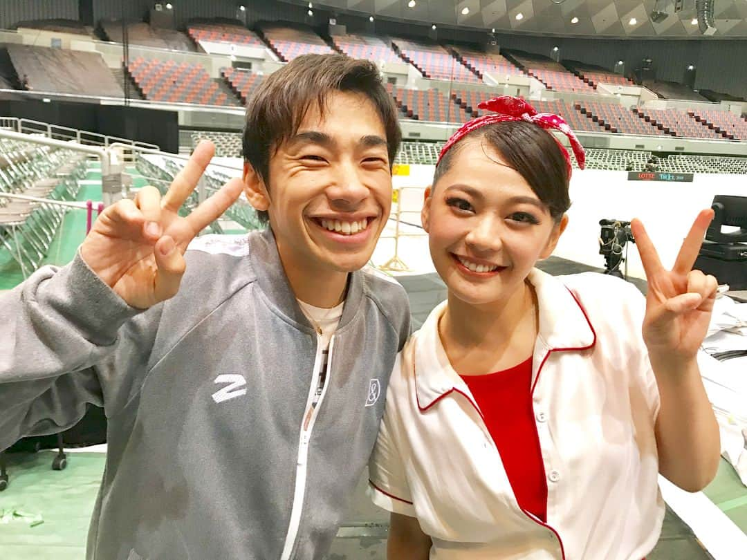 谷元星奈さんのインスタグラム写真 - (谷元星奈Instagram)「* 『THE ICE☆ブラマヨのフィギュアオールスター夏祭り』ご覧いただいた皆さま、ありがとうございました。 熱血指導をしてくださった #織田信成 コーチと！ 渾身のゴリラ顔です😚 たくさんオフショットがあるので、また、載せていきますね🤳 * #カンテレ #新人アナウンサー #谷元星奈 #フィギュアスケートに挑戦 #大号泣 #ありがとうございました #織田信成 さんと #渾身の #ゴリラ顔 #🦍」8月4日 19時46分 - tanimoto_seina