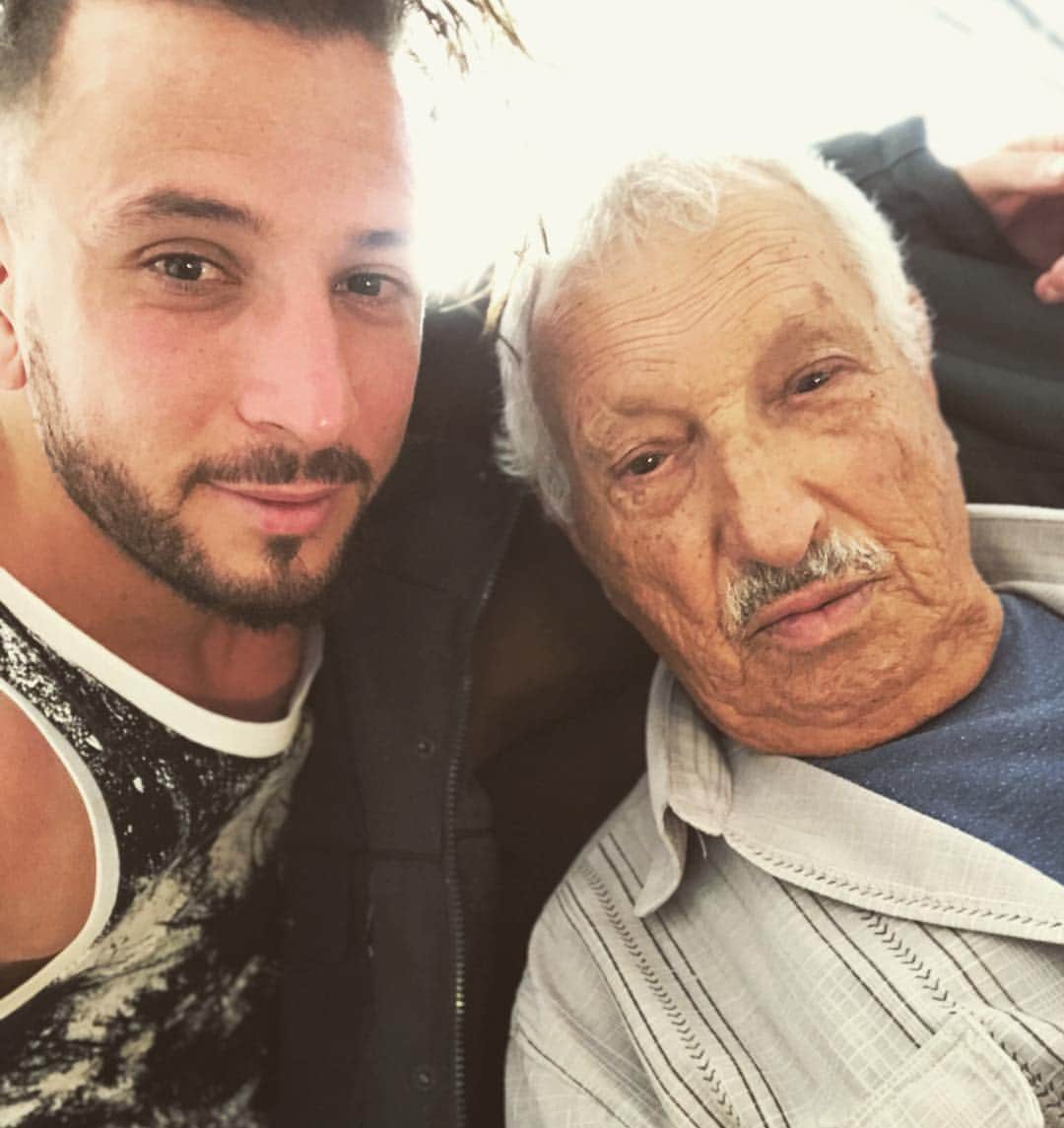 ナビル・ギラスのインスタグラム：「Longue vie a toi pepe 90 ans que Allah te garde au près de nous encore lontemp inchallah ❤️❤️❤️❤️❤️」