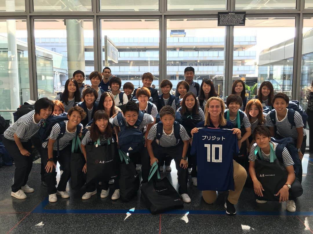 三浦成美さんのインスタグラム写真 - (三浦成美Instagram)「帰国🇯🇵⚽️ たくさん学びました。 がんばろ！ 連絡くれた人ありがとうございました😊 #America#Brazil#Australia #2018 Tournament of Nations」8月5日 8時57分 - miura_narumi17