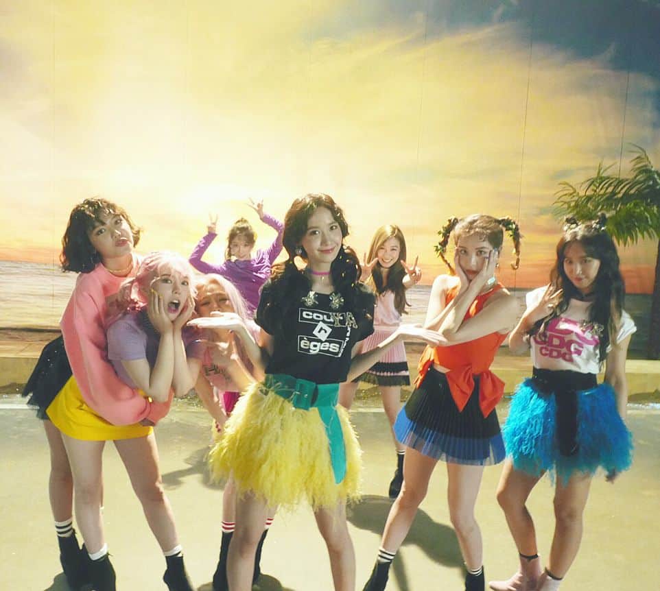 ユナさんのインスタグラム写真 - (ユナInstagram)「#GG4eva  소녀시대 11주년💕 소시&소원 축하해 고마워 사랑해😘 #GG11thanniversary  #융스타그램」8月5日 9時13分 - yoona__lim