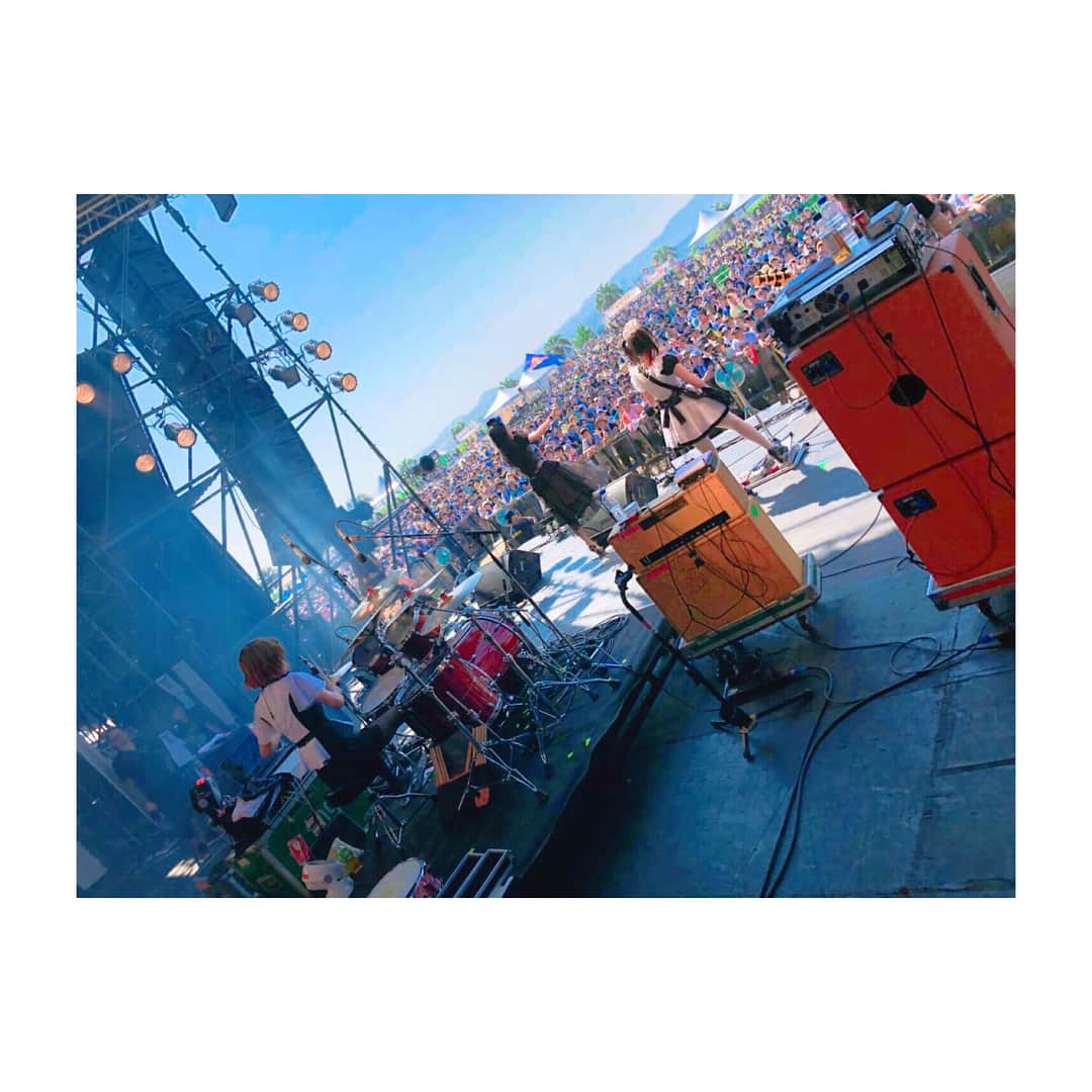 廣瀬茜さんのインスタグラム写真 - (廣瀬茜Instagram)「2018.8.4 ジャイガ-OSAKA MAISHIMA ROCK FES 2018- ありがとうございました！！ . 炎天下の中、沢山集まってくれて本当に嬉しかったです！ありがとうございました😊！！ . 手を挙げてくれたり歌ってくれたり踊ってくれたり、それぞれが自由に音楽を楽しんでいる姿を観る事が出来て、本当に楽しい時間でした！！ . 音楽って良いなぁー✨ライブって良いなぁー✨！！ . そして明日はロッキン！！ 2日連続思いっきり楽しもう❣️」8月5日 1時07分 - akane_bandmaid