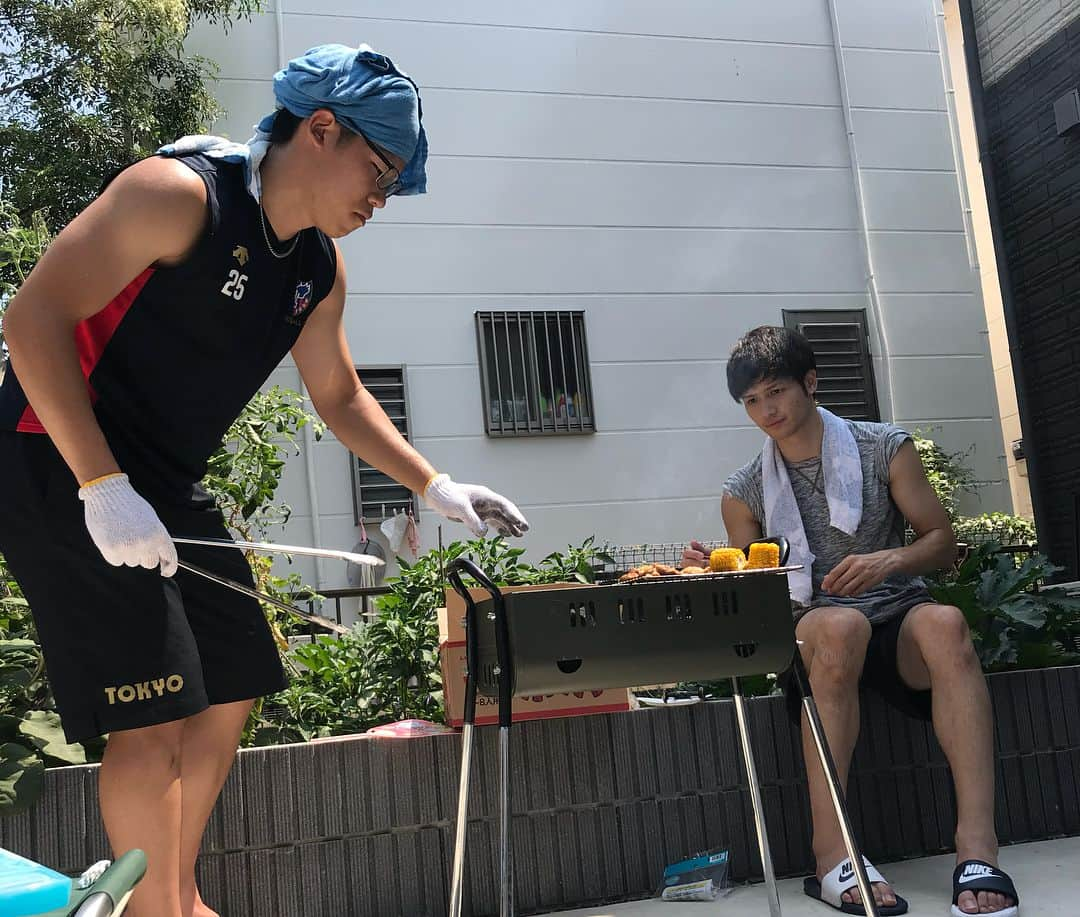 平田亮介さんのインスタグラム写真 - (平田亮介Instagram)「夏休み初日から満喫しちゃったな〜☀️ バーベキュー楽しかった〜 暑すぎてみんなで水浴びて最高だったよ😂 望実さん家最高でした！ありがとうございました！ #夏休み #最高です  #FC東京 #若人の集い」8月5日 18時29分 - ryosukehirata