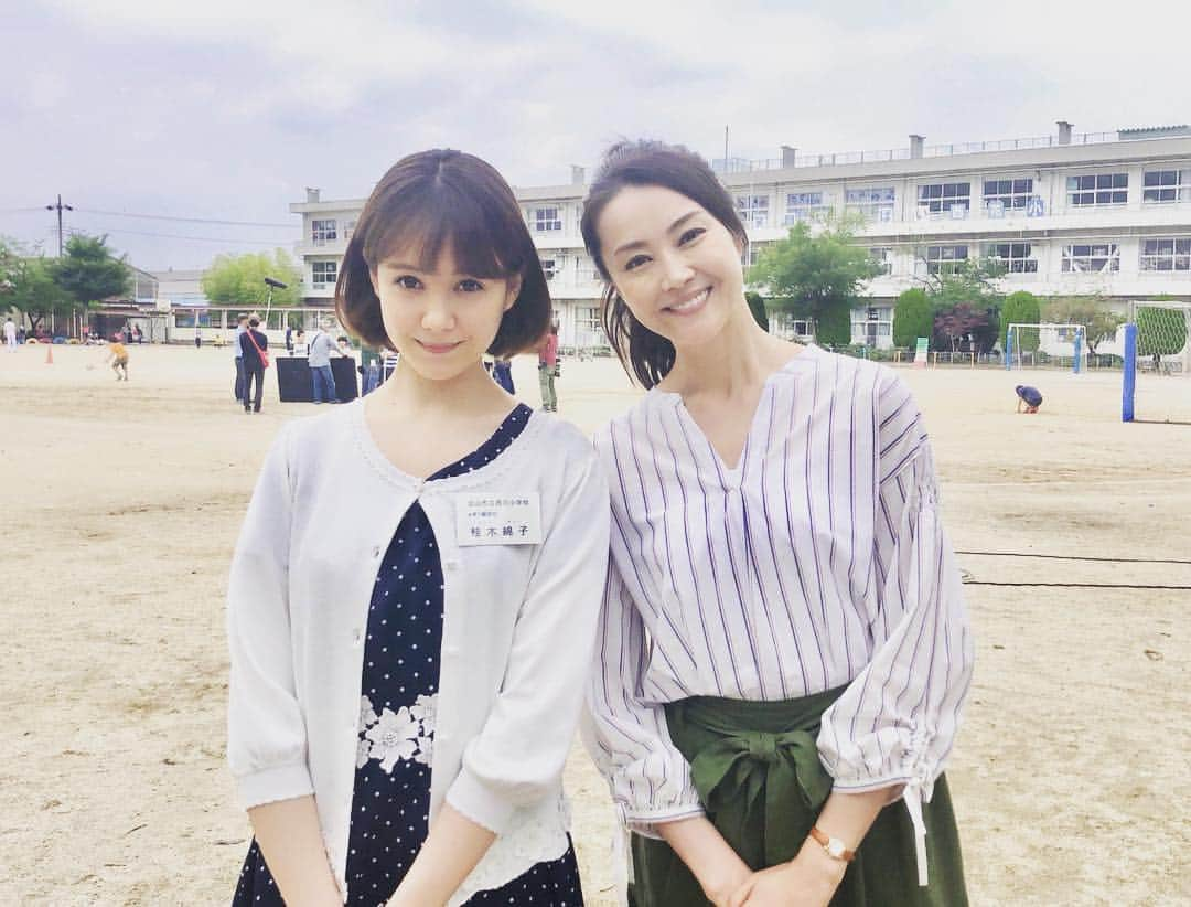 観月ありささんのインスタグラム写真 - (観月ありさInstagram)「本日。 捜査会議はリビングで！ 第4話でーす！！！ 是非ご覧下さい😃✋️ #トリンドル玲奈  ちゃんと！！ #観月ありさ#nhk #bs#bsプレミアム #捜査会議はリビングで#毎週日曜日 #夜#10時から #謎解きホームコメディ」8月5日 18時35分 - alisa_mizuki