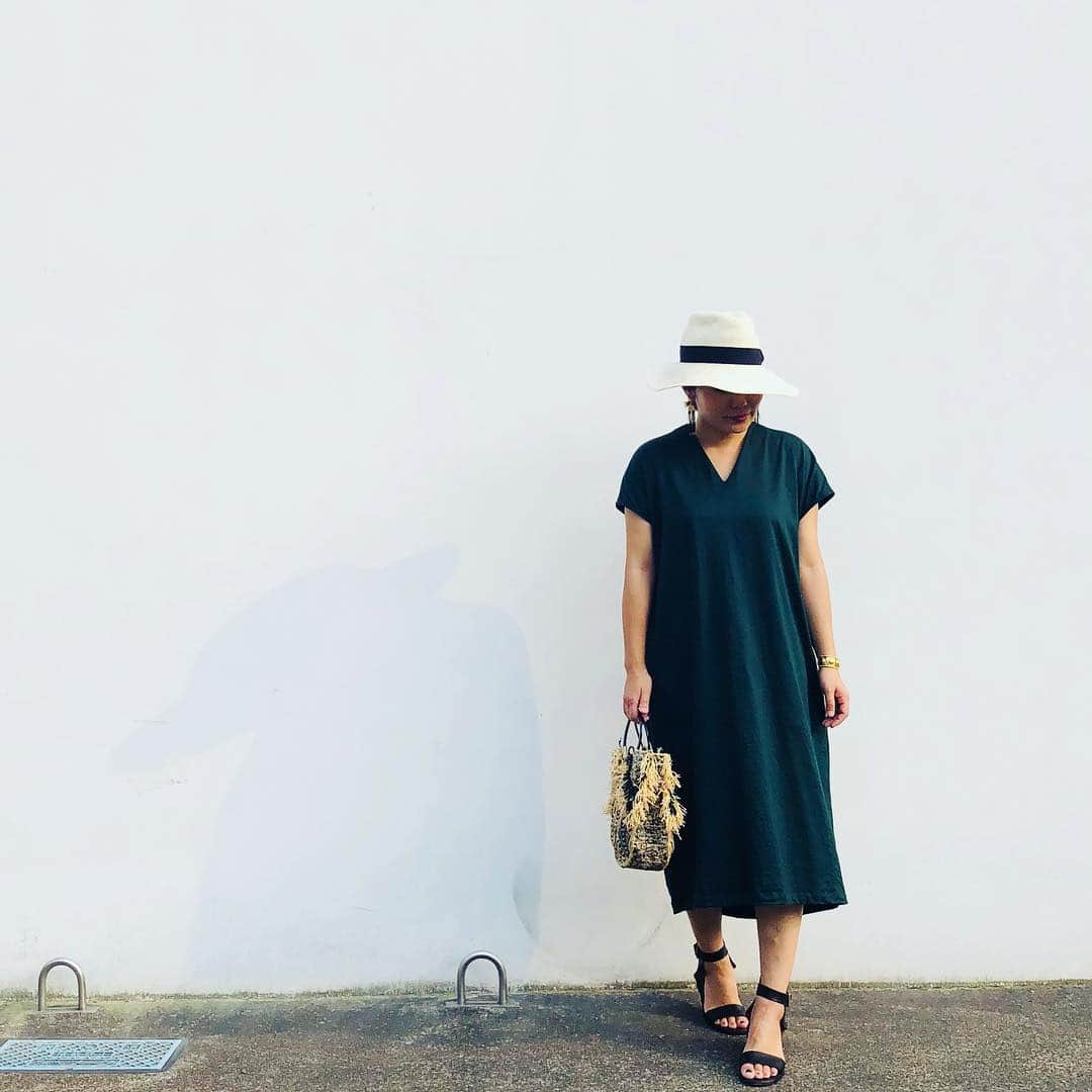 望月律子さんのインスタグラム写真 - (望月律子Instagram)「たまには帽子☺︎ #さすがに暑すぎ #日除けのハット #皆さんも熱中症には気をつけて #hat #kijimatakayuki #08sircus #bag #jaminpuech #shoes #michelvivien」8月5日 10時10分 - ritsukomochizuki