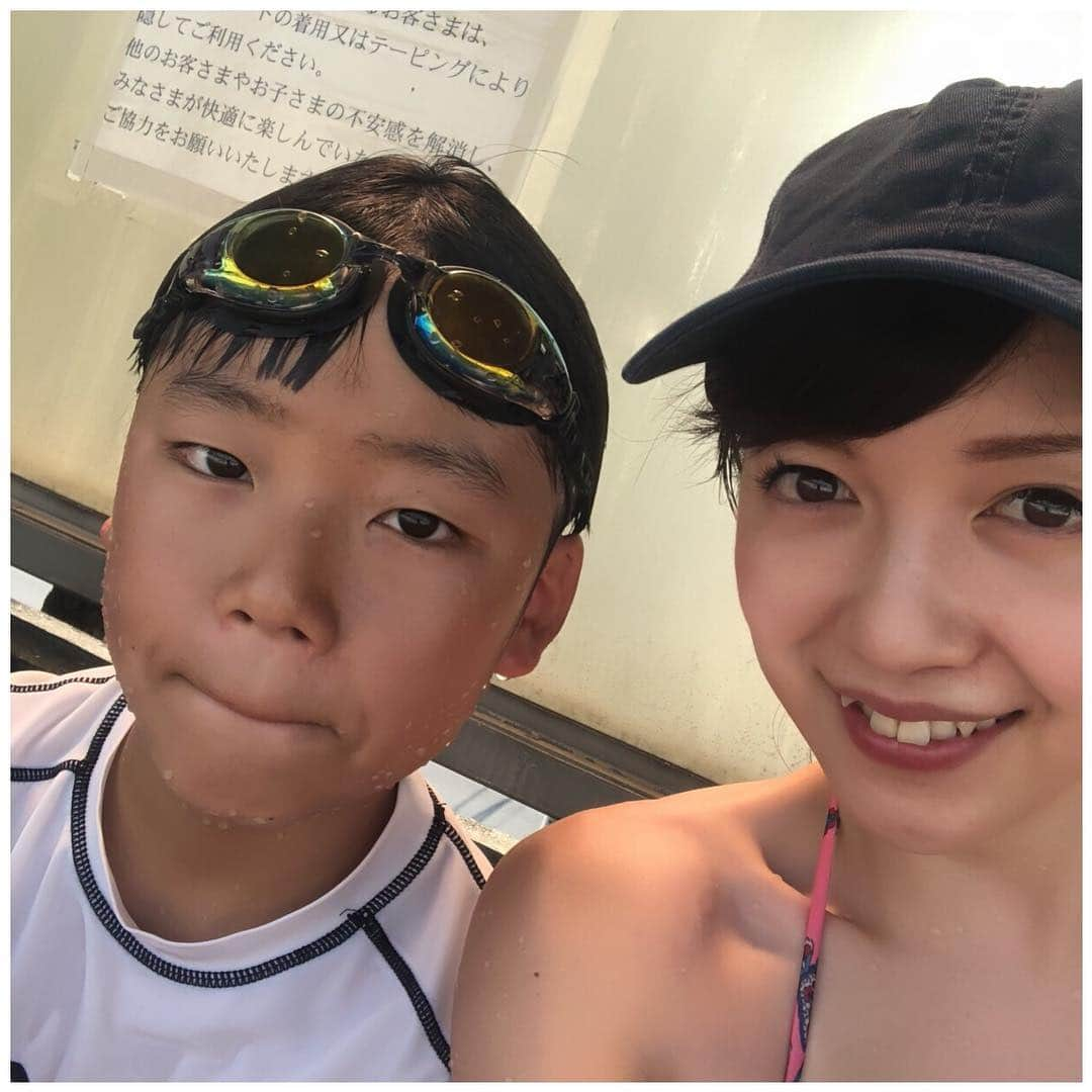 高橋万里恵さんのインスタグラム写真 - (高橋万里恵Instagram)「* スタッフの仲良しの子供が今週は我が家に夏合宿中🍉🍉 今日は朝からプールへ😆 夏っぽい😆🍉🍉 * #夏休み #プール #子供一緒だど遊び方激しい #楽しい時間 #まだまだ泳ぐそう」8月5日 10時31分 - marie__takahashi