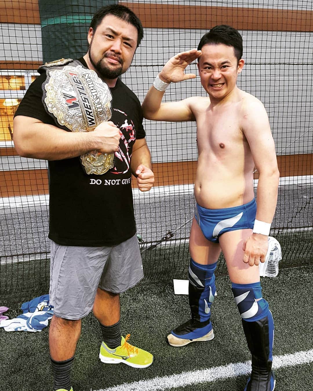 長谷部 洋一のインスタグラム：「実は俺ら同期ゼァ！ (プロレス歴11年、芸人歴11年)  #WRESTLE1#レッスルワン#チャンピオン#第12代#征矢学 選手#永田小裕志#またの名は#ワッフル長谷部#焼きたて#ホヤホヤ#めしあがれ#ゼァ」