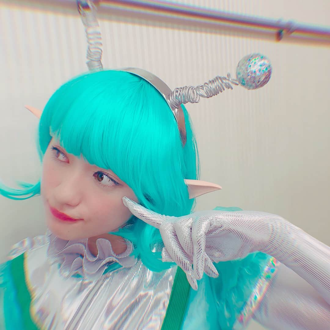 小林歌穂さんのインスタグラム写真 - (小林歌穂Instagram)「ㅤㅤㅤ ㅤㅤㅤイチバン宇宙人ポイッテ👽 ㅤㅤㅤ ㅤㅤㅤ テレパシ〜オクルノダ ㅤㅤㅤ ㅤㅤㅤ ㅤㅤㅤ ㅤㅤㅤ #小林歌穂#エビ中#きみそら#宇堂聡美#1番宇宙人ぽい人に投票で選ばれた笑笑#何気に宇宙人の格好気に入ってます#あはははは」8月5日 22時32分 - kobayashi_kaho_official