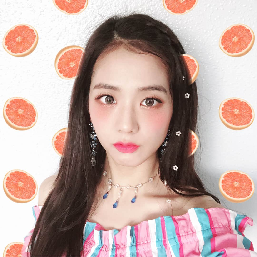 ジスさんのインスタグラム写真 - (ジスInstagram)「블링크 덕분에 행복지수가 상승했습니다 😆 #자몽좋아#🧡#근데저거자몽맞나」8月5日 23時49分 - sooyaaa__