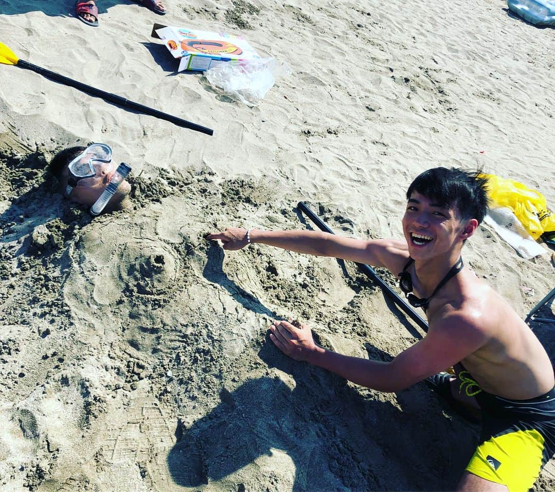 松山祐季さんのインスタグラム写真 - (松山祐季Instagram)「海🏖  最高🏖 #夏は海でしょ #夏は焼けるのだ笑  #たのしかった😇 #明日から合宿だ  #がんばろう👍🏾」8月6日 0時19分 - mattunyu0721