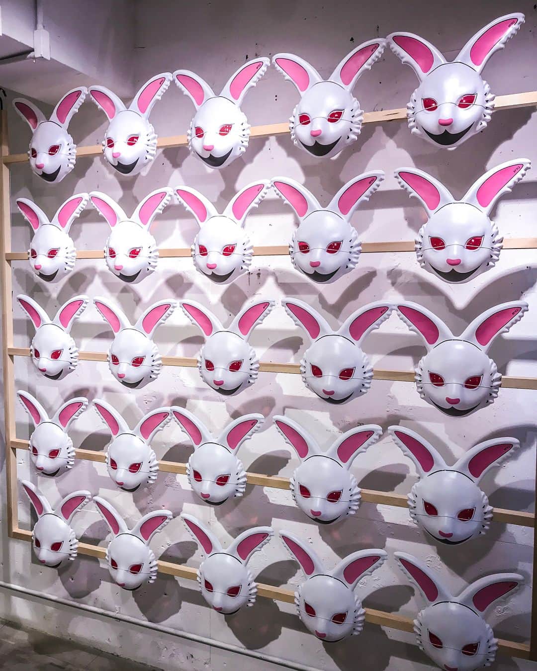 江崎びす子さんのインスタグラム写真 - (江崎びす子Instagram)「お祭りの5倍近い値段するウサギのお面買いました🐰」8月6日 1時09分 - bisukoezaki