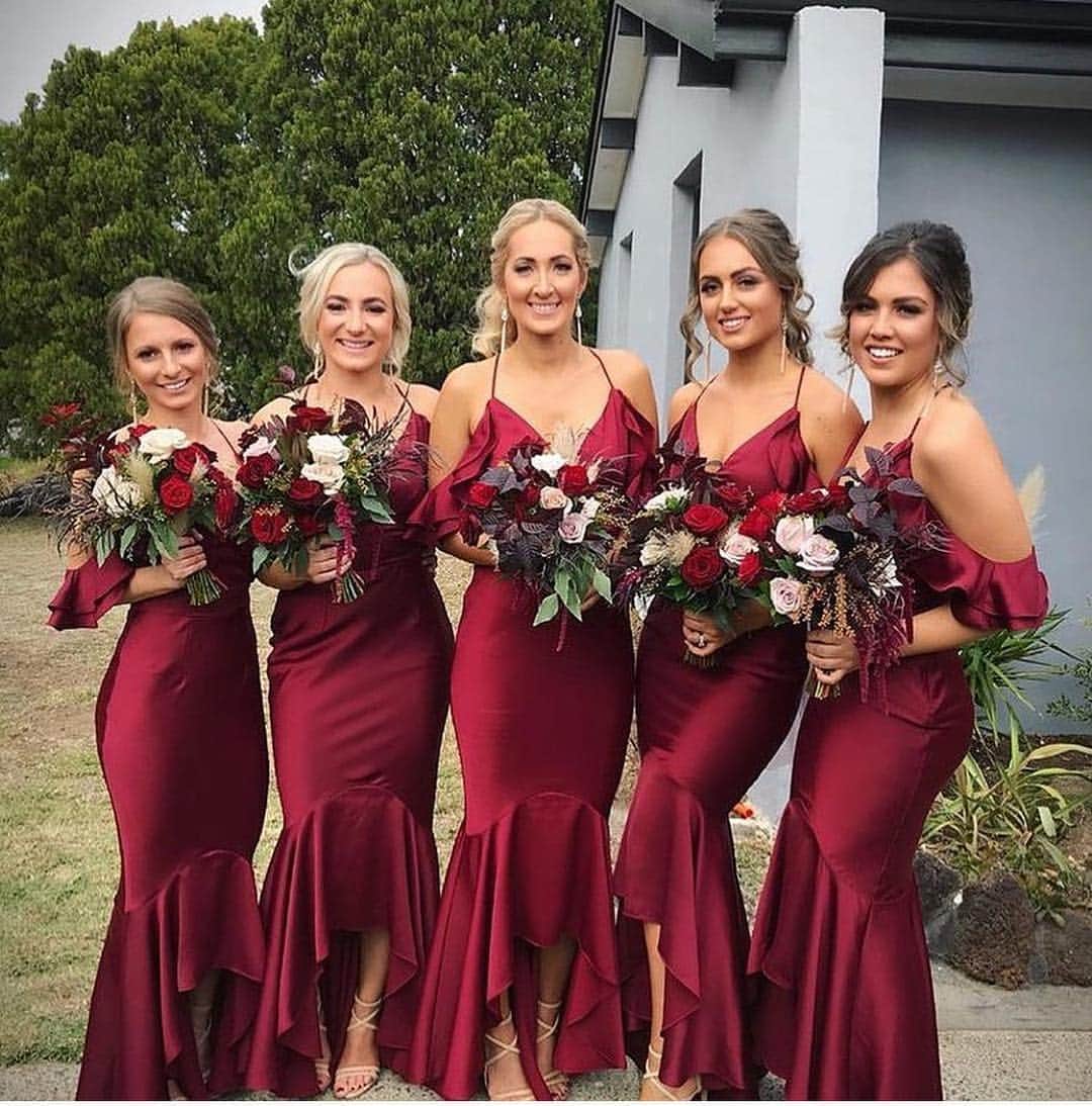 WEDDING APPARELのインスタグラム：「Bridesmaids dresses on point!! @lovinghautecouture」