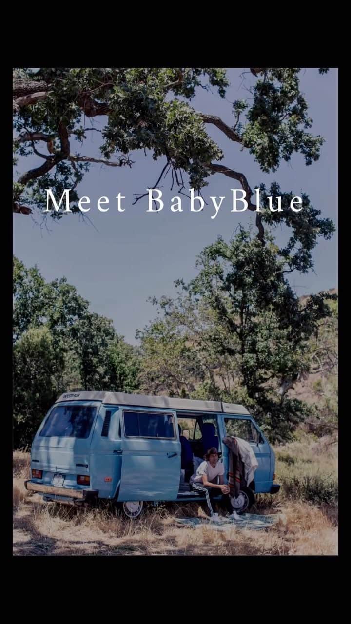 リズ・チェルカソワのインスタグラム：「A quick tour of ‘82 Westfalia Vanagon. We restored it ourselves. She’s been out of commission all summer long but we got her all patched up and she’s ready for some late summer road trips. Enjoy!」