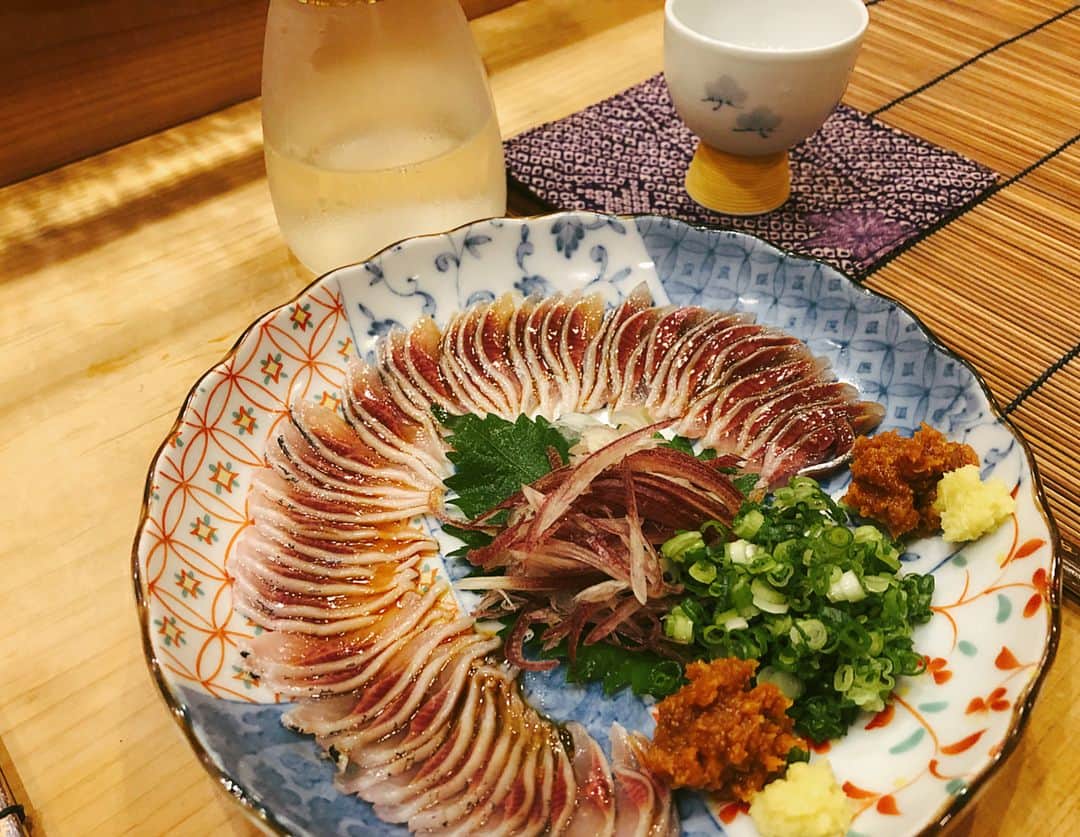 菅原沙樹さんのインスタグラム写真 - (菅原沙樹Instagram)「お祝いご飯は旦那サマのリクエストでおすんしー🍣 西巣鴨にある『寿司一』さんへ。 大好きなウニはもちろん、目にも美味しいイワシの刺身などなど、どれもこれも美味しくて大満足。 また来ます🙋‍♀️ #寿司一#西巣鴨#トーキョーのれん女子」8月6日 12時09分 - saki313apo