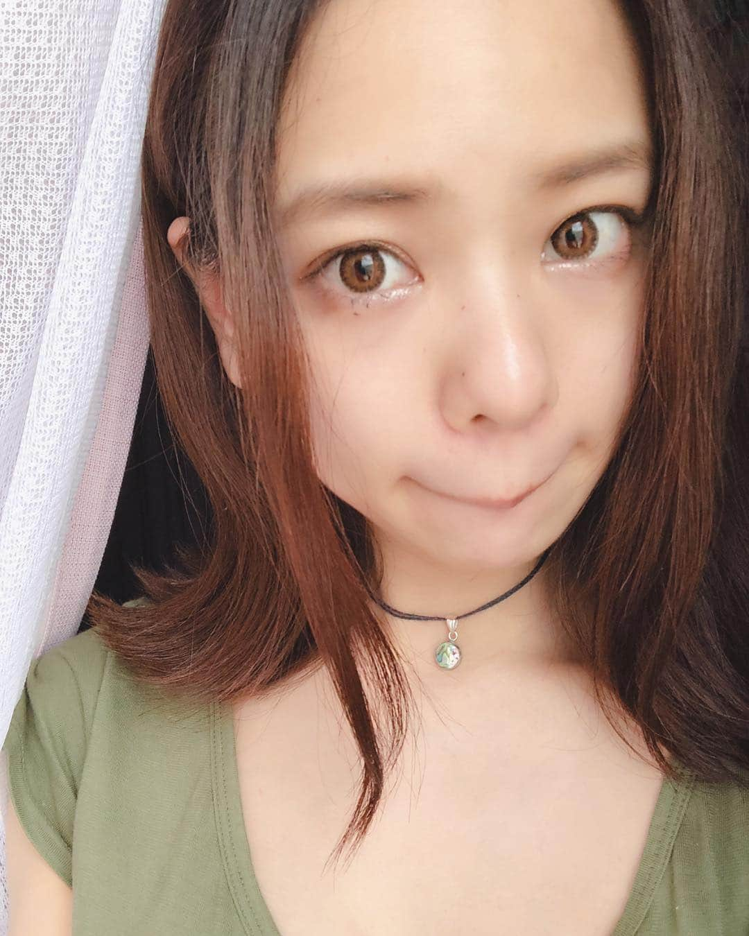 TANAKA SAKi 田中紗貴さんのインスタグラム写真 - (TANAKA SAKi 田中紗貴Instagram)「⋆ 髪伸びた🌱 サロン行きたひ まだ我慢🐒🐒 ⋆ #久々自撮り#無駄にメイクしてみた #アイメイクのみ#ナチュラルメイク #毎日すっぴん#肌の調子良き← #毎日暑いね#溶けないでね #新米ママ#モデル#田中紗貴」8月6日 14時29分 - sakiwo.523