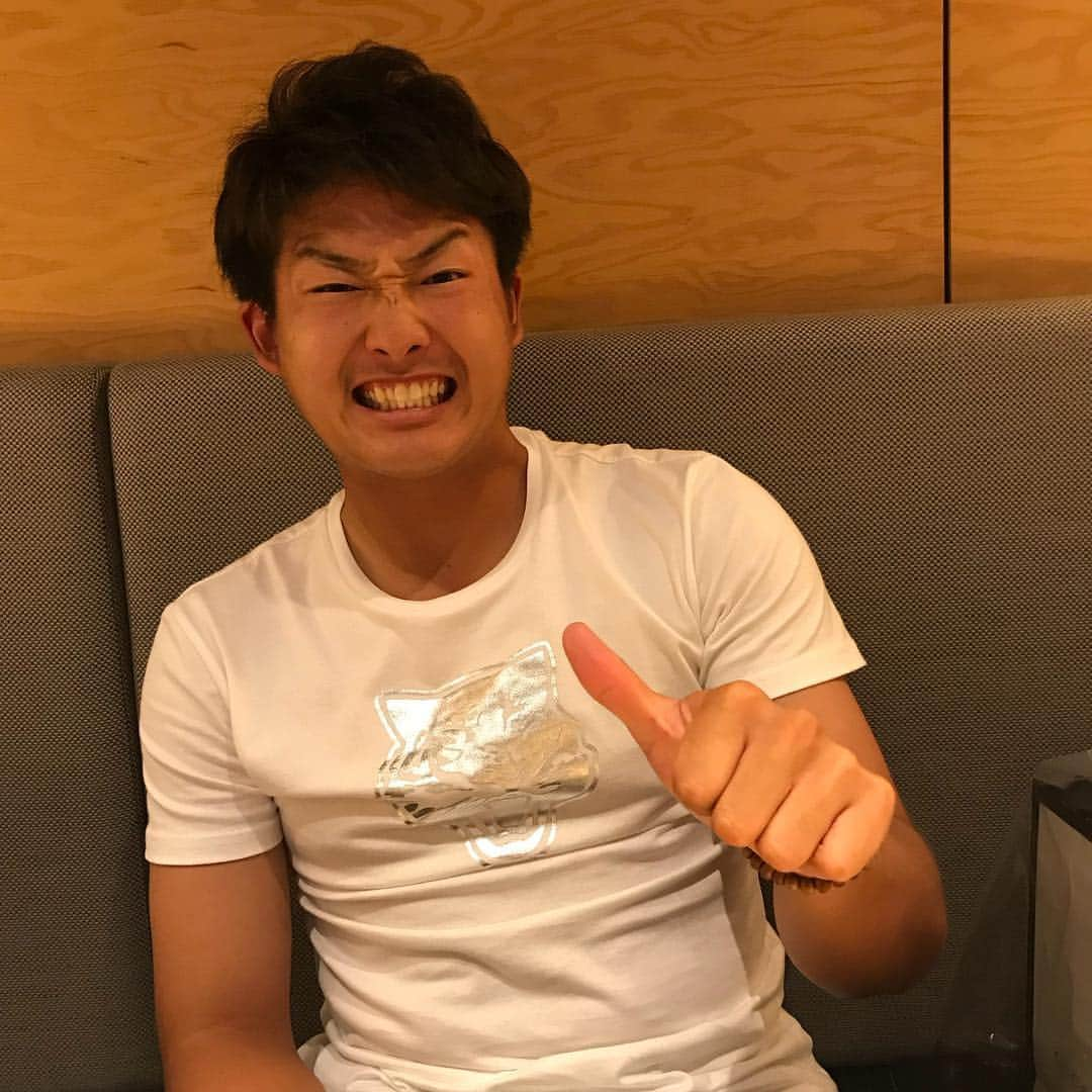 古賀優大さんのインスタグラム写真 - (古賀優大Instagram)「今日は仙台休日ということで梅野くんとご飯に来てます🍚 牛タン食べて明日からも頑張ります。 梅野くんもしっかりと抑えるれるように頑張るそうです💪  #仙台 #休日 #牛タン #同期 #小さな九州会」8月6日 20時48分 - yudai57c