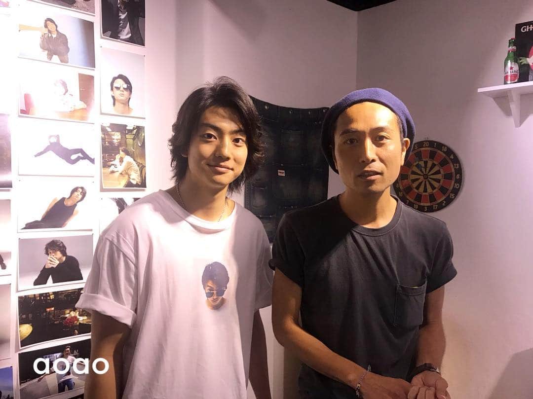 伊藤健太郎のインスタグラム：「渋谷GALLERY X BY PARCOにて開催の『G  健太郎』写真展 -改めまして、伊藤健太郎です。- ‬6日目終了！ . 平日にもかかわらず、朝から沢山のお客様に来て頂き嬉しい限りです。 . ルームロンダリングの片桐健滋監督&写真集に関わってくれた精鋭スタッフの皆さんのトークショーも今までにはない話が盛りだくさんで、温かい時間になりました。 今こうしてここに立っていられるのは、トークゲストの皆さんはもちろん、応援して下さる皆様方のお陰です。 いつもありがとうございます。 様々な活動が皆様の笑顔になれば嬉しいです！ . http://www.parco-art.com/web/gallery-x/exhibition.php?id=1284 . ‪@aoao_tt_ @parcogx ‪#aoao‬ ‪#伊藤健太郎 ‬ ‪#G健太郎 ‬ ‪#G健太郎写真展  #ルームロンダリング  #デメキン  #14の夜  #さぼリーマン甘太朗 ‪ #改めまして伊藤健太郎です ‪#PARCOART ‬ ‪#BirthdayCharity」