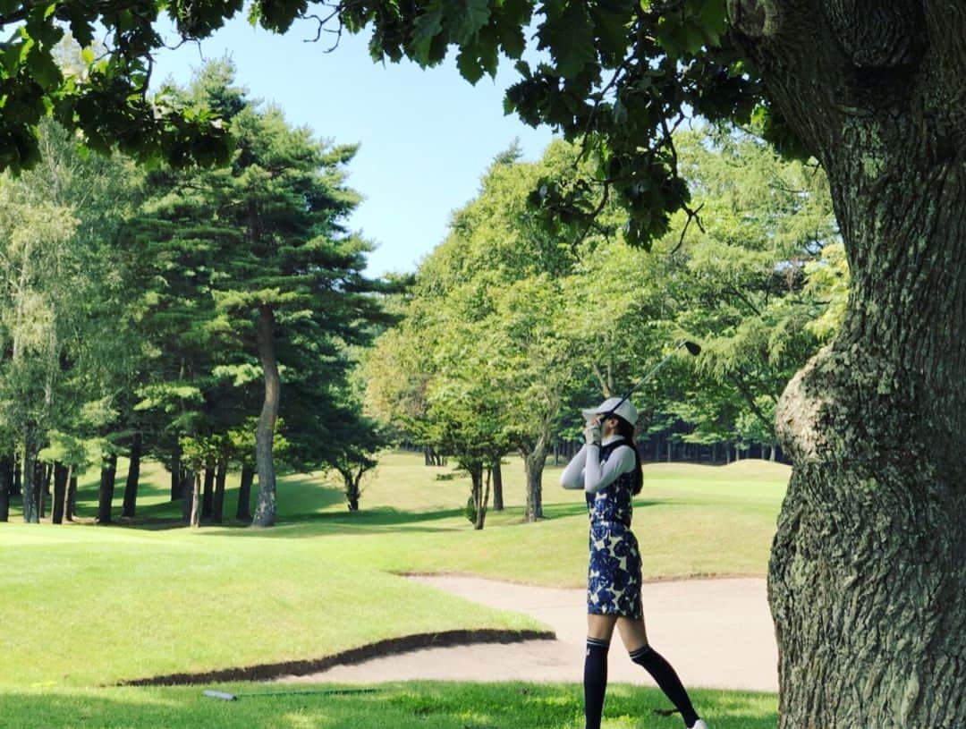 西山真以のグルメインスタ