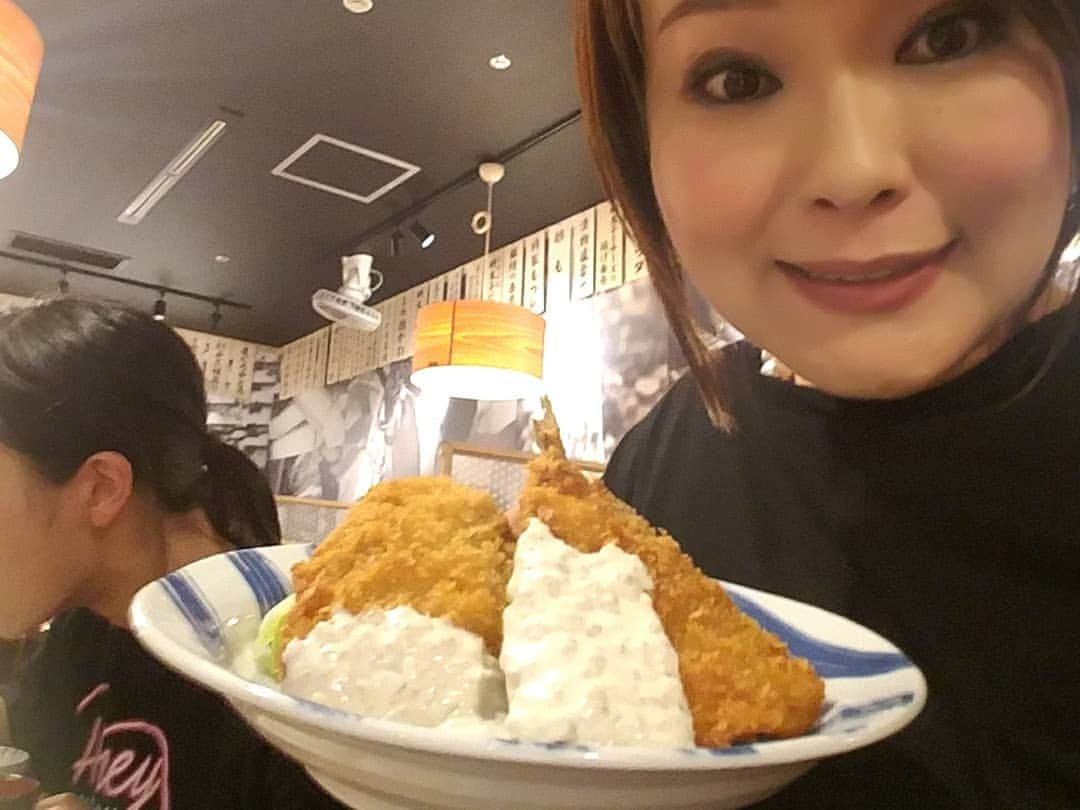 五十嵐サキさんのインスタグラム写真 - (五十嵐サキInstagram)「サキランチ☀🍴 #島田珠代 　姉さんに #ご馳走になりました #火の音水の音  #常連 #今日は #アジフライ定食 #ごはん四杯　 #腹九ぶんめ  #よしもと西梅田劇場 #よしもと新喜劇 #吉本新喜劇 #五十嵐サキ」8月7日 14時36分 - saki_igarashi