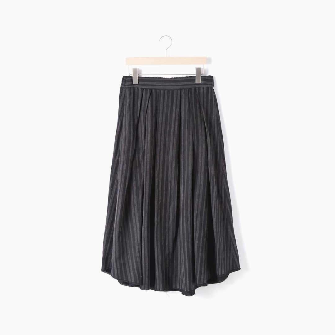 pas de calais -パドカレ-さんのインスタグラム写真 - (pas de calais -パドカレ-Instagram)「New arrival . ・ ・ Stripe skirt no.7851 24,000 yen. ・ ナチュラルなコットンリネンにレーヨンの美しいとろみをプラス。 ・ 同素材のブラウスでセットアップとしてもおすすめ。 ・ ・ ___ #pasdecalais #パドカレ #terroir #ロングスカート #cordinate #natural #styling #大人カジュアル #大人ナチュラル #30代ファッション #40代ファッション #50代ファッション #fashion #ファッション #aw18 #新作 #newarrival #秋の訪れ #tokyo #ストライプスカート #skirt #ジャケットコーデ #セットアップ #ナチュラルファッション #シンプルコーデ #モノトーンコーデ #アースカラー #大人かわいい」8月7日 14時40分 - pasdecalais_official_jp