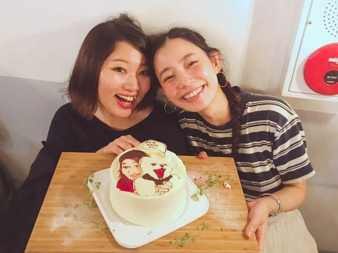 阿久津ゆりえさんのインスタグラム写真 - (阿久津ゆりえInstagram)「Happy birthday my love!!❤️ サプライズも大成功🎂👏🏻 久々にみんなで集まってワイワイ楽しかったね😂🎉 ✨...special thanks...✨ @ungsm🎂@coppelion🎂@yuri.88🐣 @36.5ckitchen🍽@gakumiyamoto👳🏾‍♂️ #20180806」8月7日 15時20分 - yurie__a