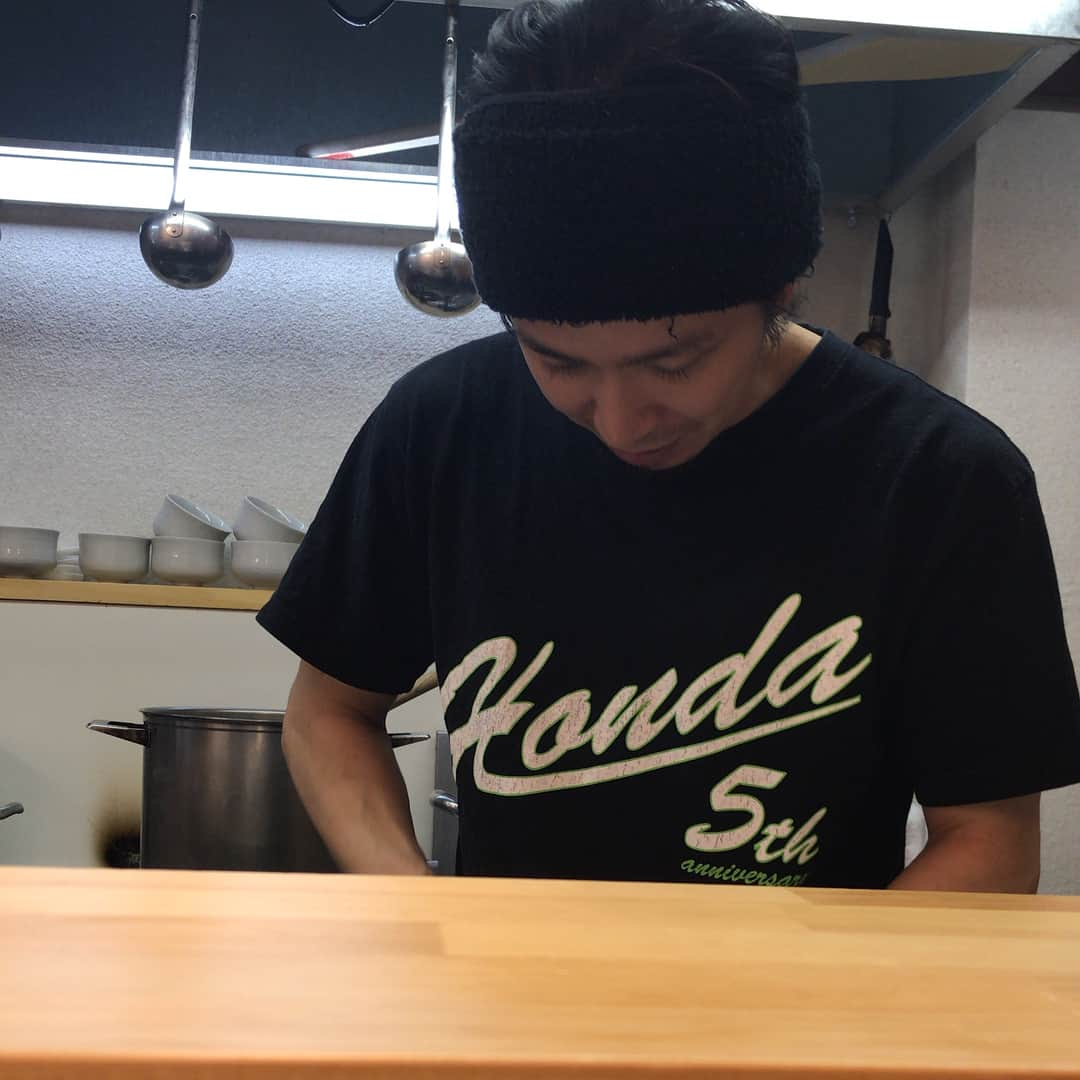 河中あいさんのインスタグラム写真 - (河中あいInstagram)「弟のお店[らぁ麺 はんにゃ🍜]へ☺️ 私は塩ラーメンがおススメ♡ とっても美味しかった！ ご馳走様でした✨ 岡山にお出かけの際には是非❗️ #らぁ麺はんにゃ #塩ラーメン#醤油ラーメン #味玉好き#岡ビル #岡山駅近くだよ」8月7日 21時19分 - aikawanaka_