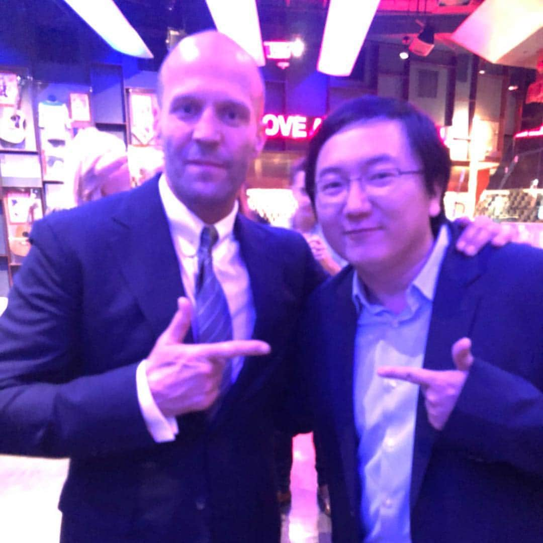 マシ・オカのインスタグラム：「Celebration last night with the man of the hour.  @jasonstatham  #oneofthebest #niceinperson #themeg #themegmovie #August10」