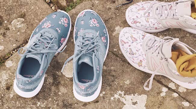 New Balance Japan Women のインスタグラム：「【New Balance x Cath Kidston】英国のライフスタイルブランド キャス キッドソンとコラボレーションしたコレクションを8/17(金)より発売。ウォーキングシューズカテゴリーで人気を博す「WL415」と、キッズシューズ「KV220 」、ファーストシューズ「CC574」にキャス キッドソンのアイコニックなプリントを配したコレクション。あなたの足元を華やかに彩り、毎日を輝かせてくれます。  #キャスキッドソン#ニューバランス#CathkidstonXNewBalance#cathkidston#newbalance#NB」